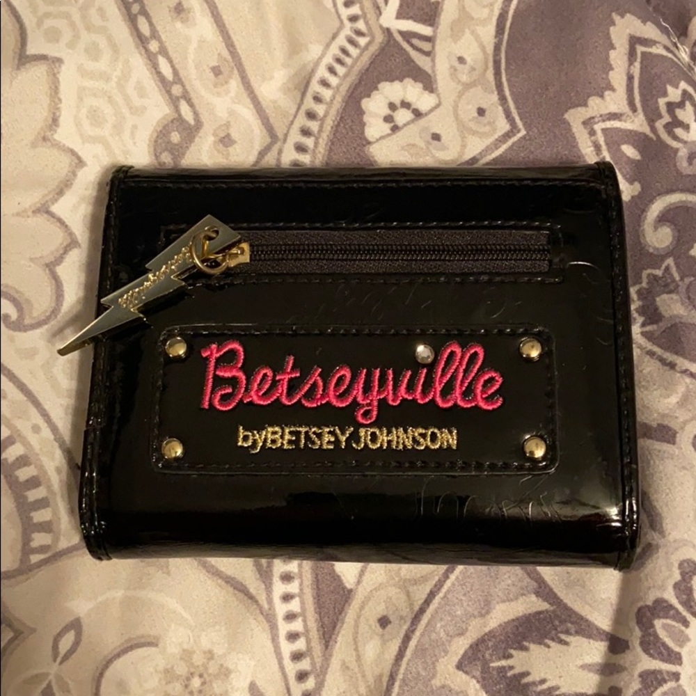 Betsyville Betsy Johnson wallet